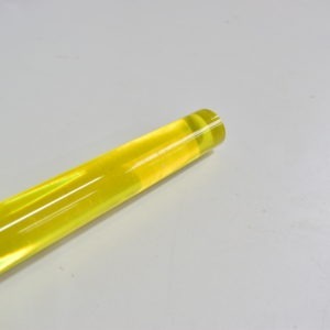 Tige plexiglas jaune transparent