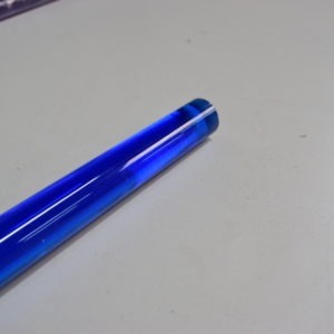 Tige plexiglas bleu foncé